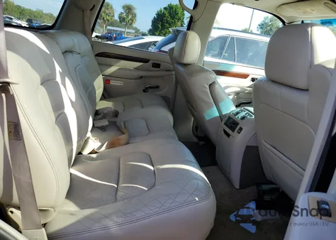 2002 Cadillac Escalade Luxury z USA, uszkodzony, nr VIN 1GYEK63N92R112962